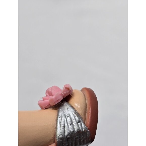 My Scene Kennedy Fab Faces Barbie Doll Silver Flower Shoes Heels Replacement - Picture 5 of 6